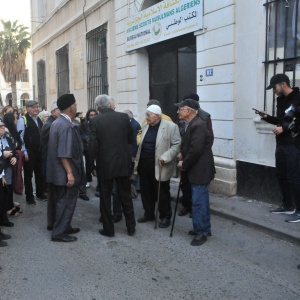 Regroupement pour la visite de la « zone autonome d'Alger » des moudjahidins