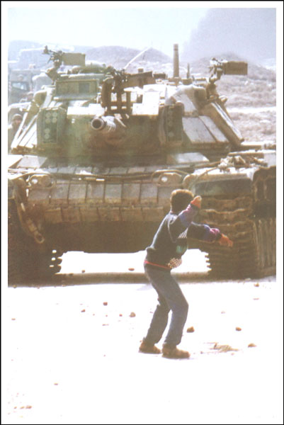palestine enfant et char