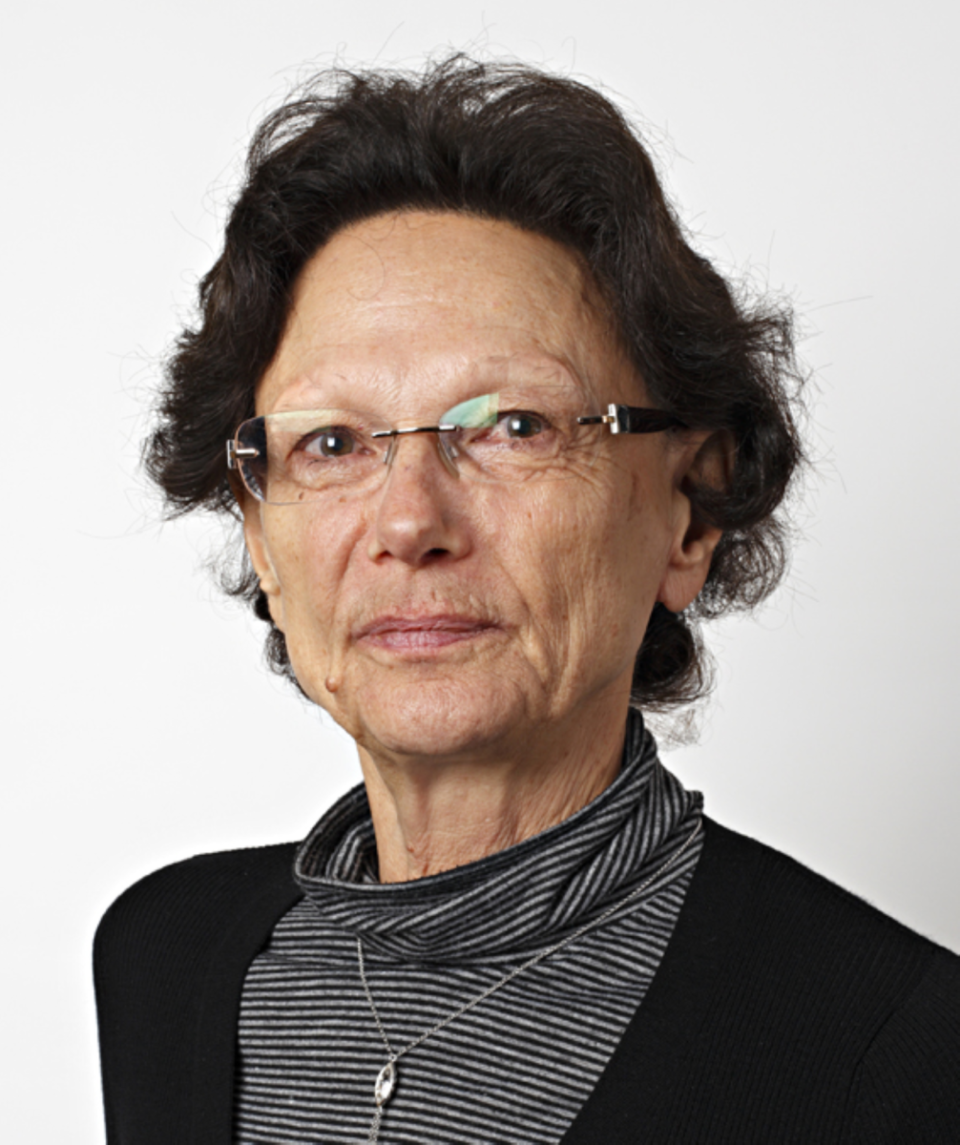 adhérente du MRC et de la GRS attachée à la République laïque et sociale, je rejoins,le combat de F. Roussel pour une culture accessible à toutes et à tous, une école de l'émancipation