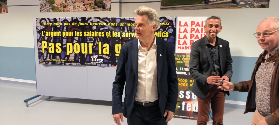 Fabien Roussel a échangé avec de nombreux militants, après une rencontre avec les élus avant le meeting