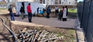 Des matériaux mis à disposition par la ville, terreau, paillage, bois…